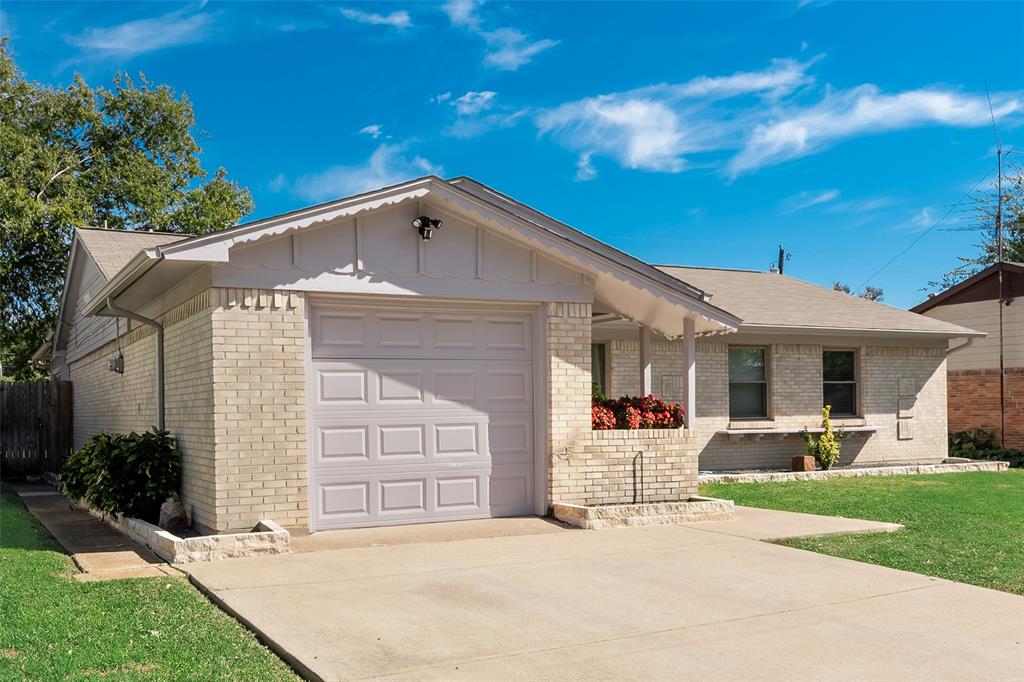 308 N Cottonwood Drive - Photo 2