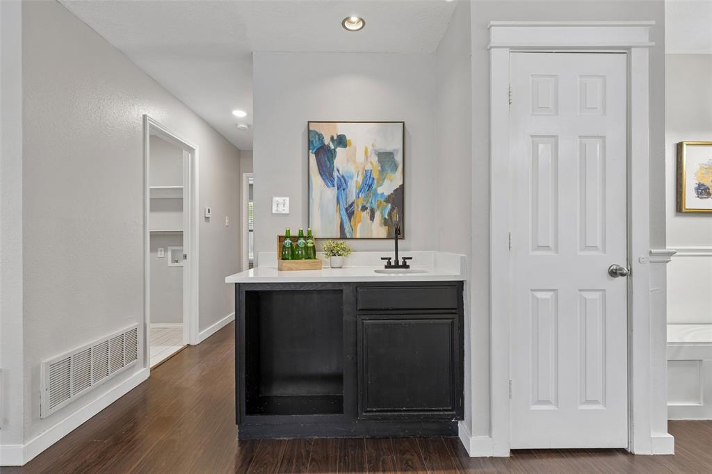 7001 Bentley Avenue - Photo 6