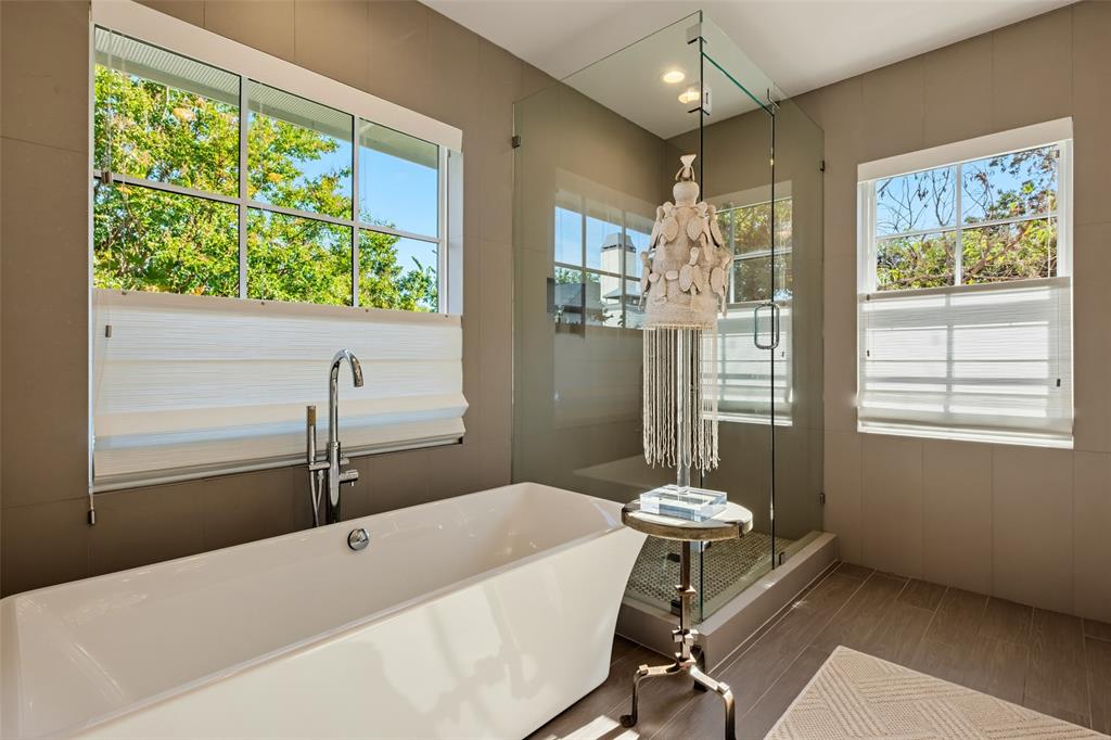 3716 N Versailles Avenue - Photo 24