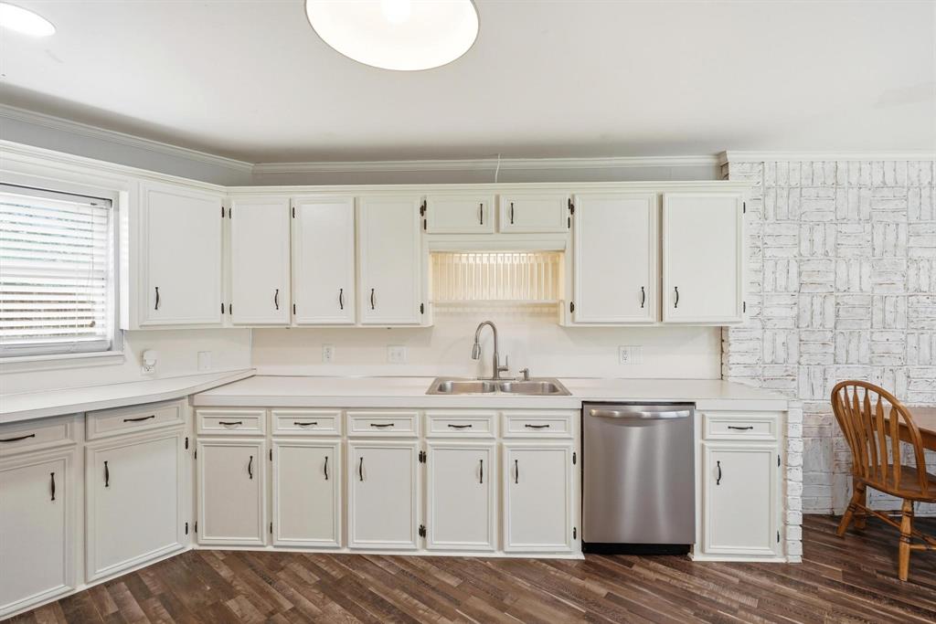 1501 Edgewater Road - Photo 11