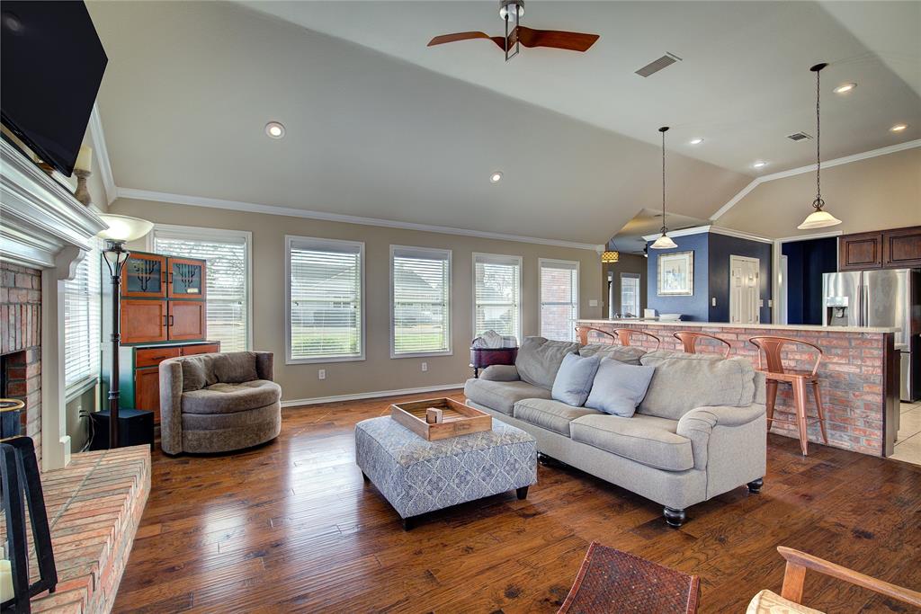 1079 Country Club Road - Photo 17
