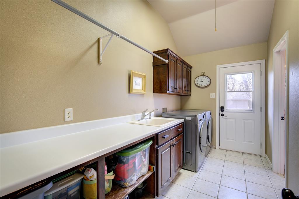 1079 Country Club Road - Photo 31
