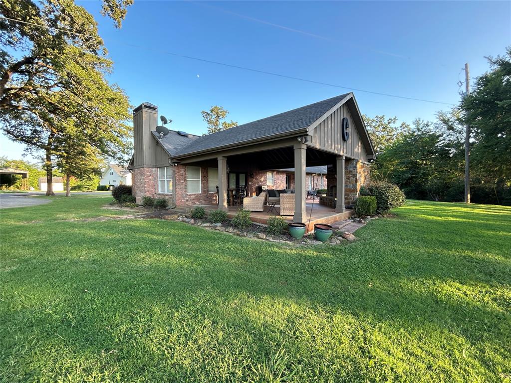 1079 Country Club Road - Photo 4