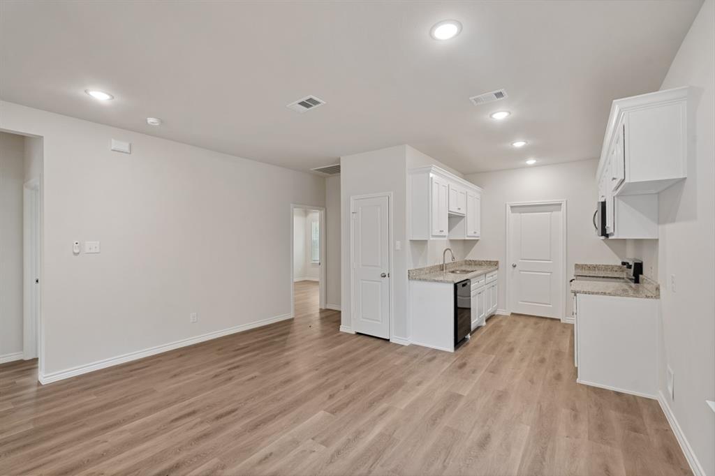 6144 Shawnee Drive - Photo 9