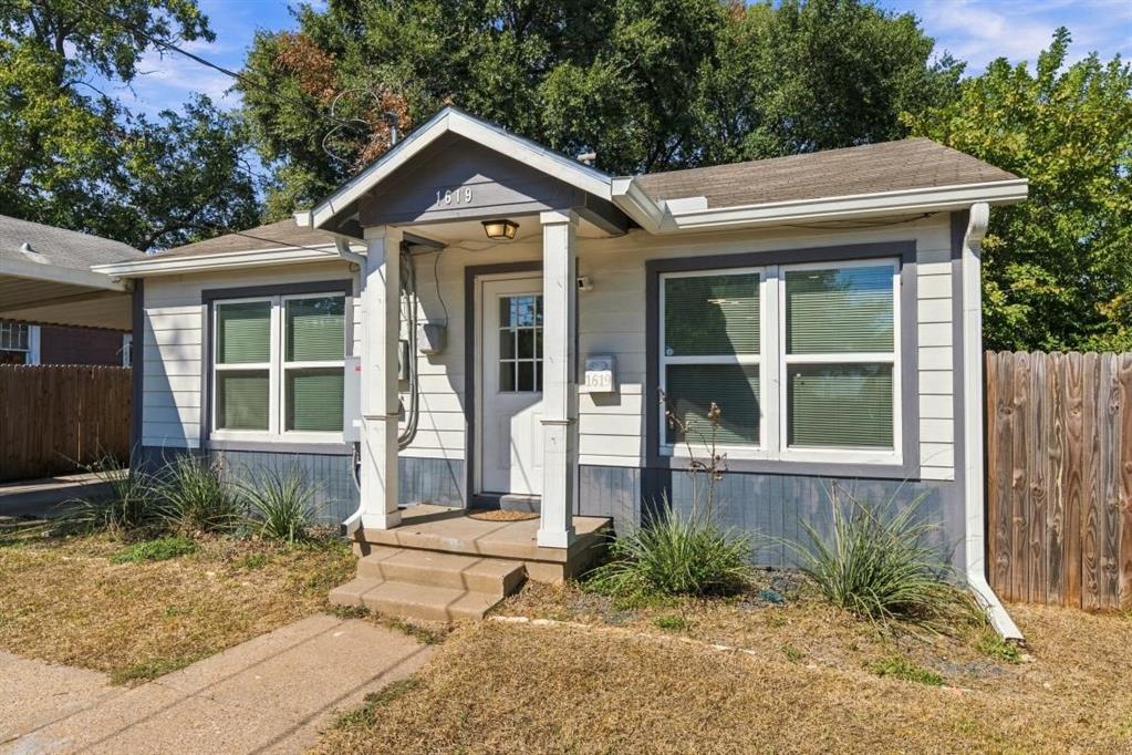 1619 Baylor Avenue - Photo 1