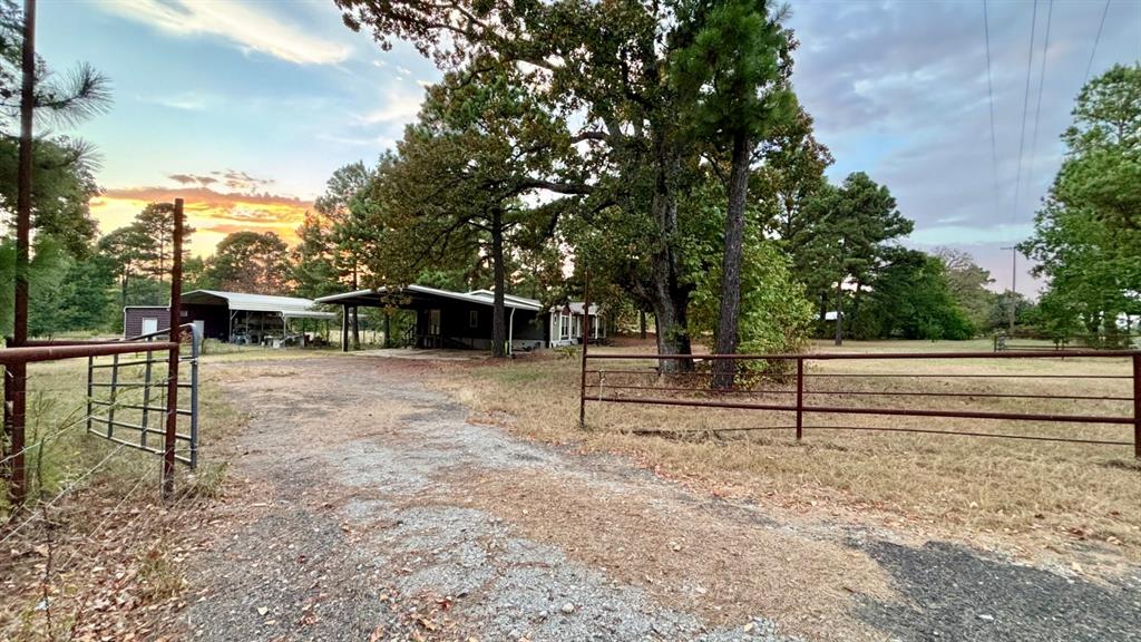 475 County Road 1150 - Photo 1