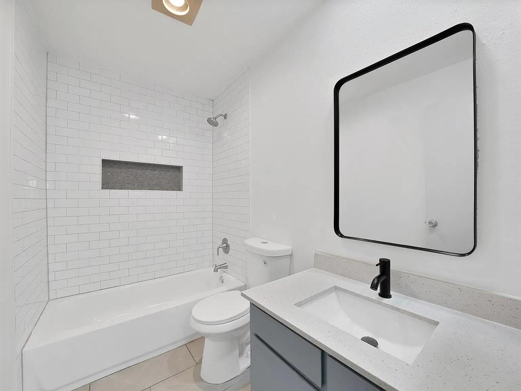 813 Panay Way Drive - Photo 2