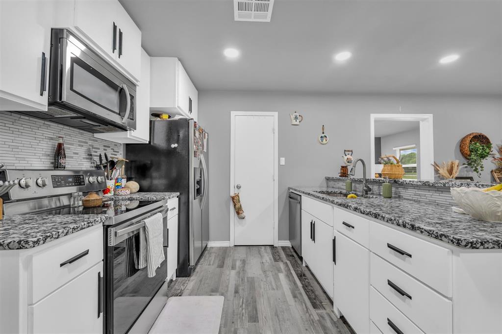 408 Little Avenue - Photo 6