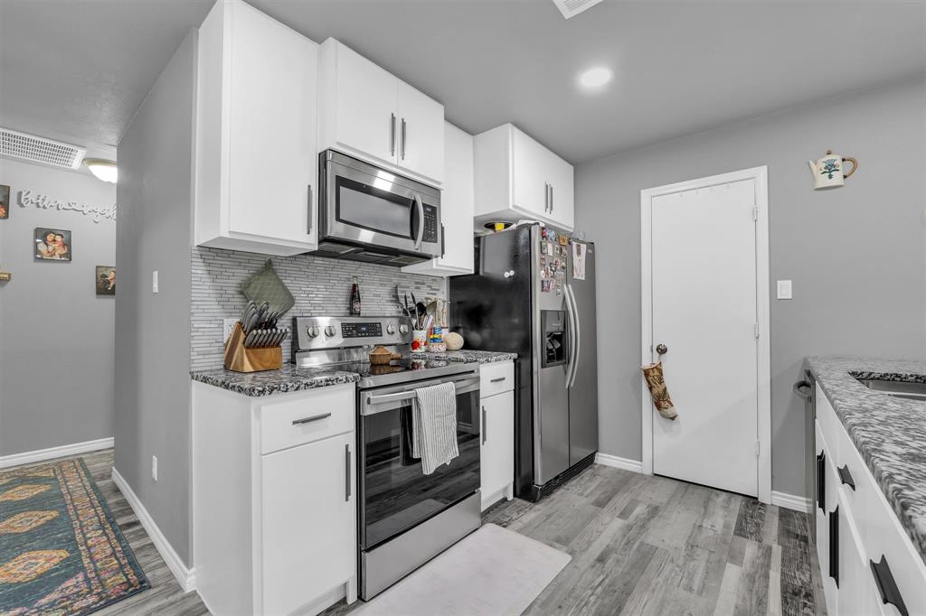 408 Little Avenue - Photo 7