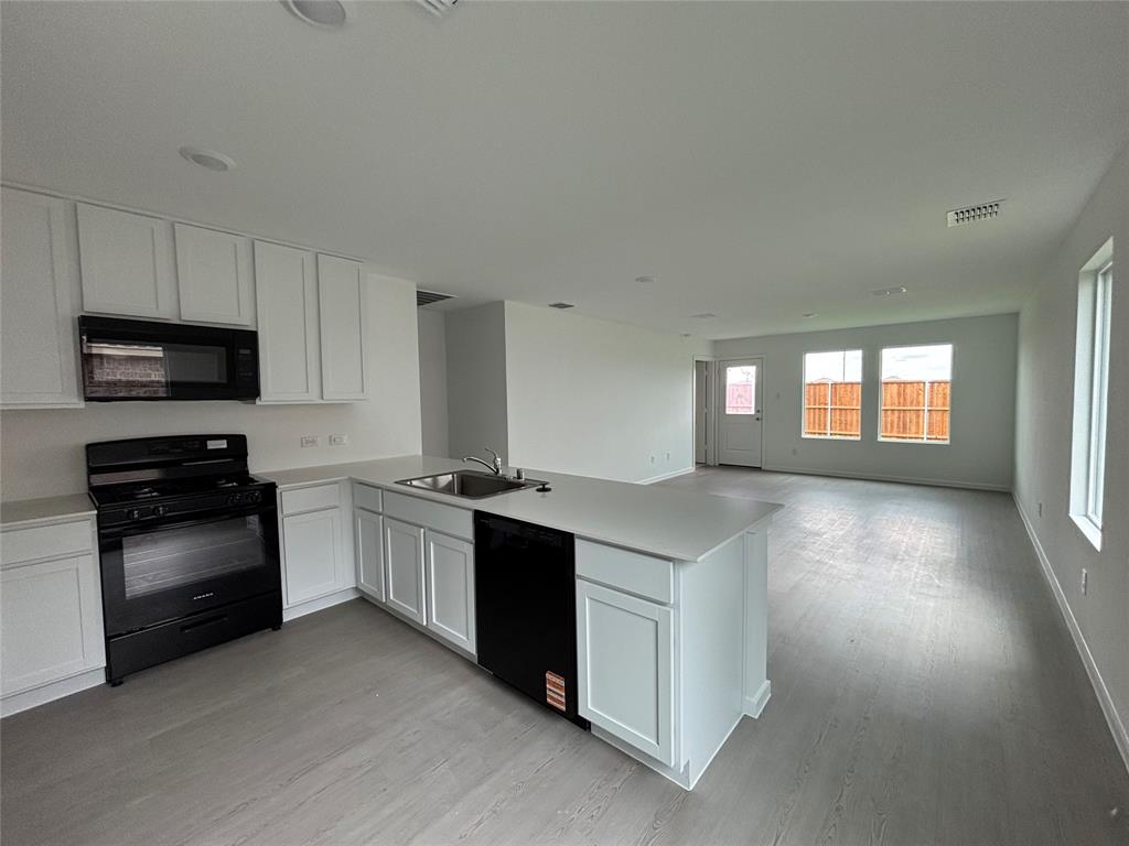 5300 Parkdale Drive - Photo 8