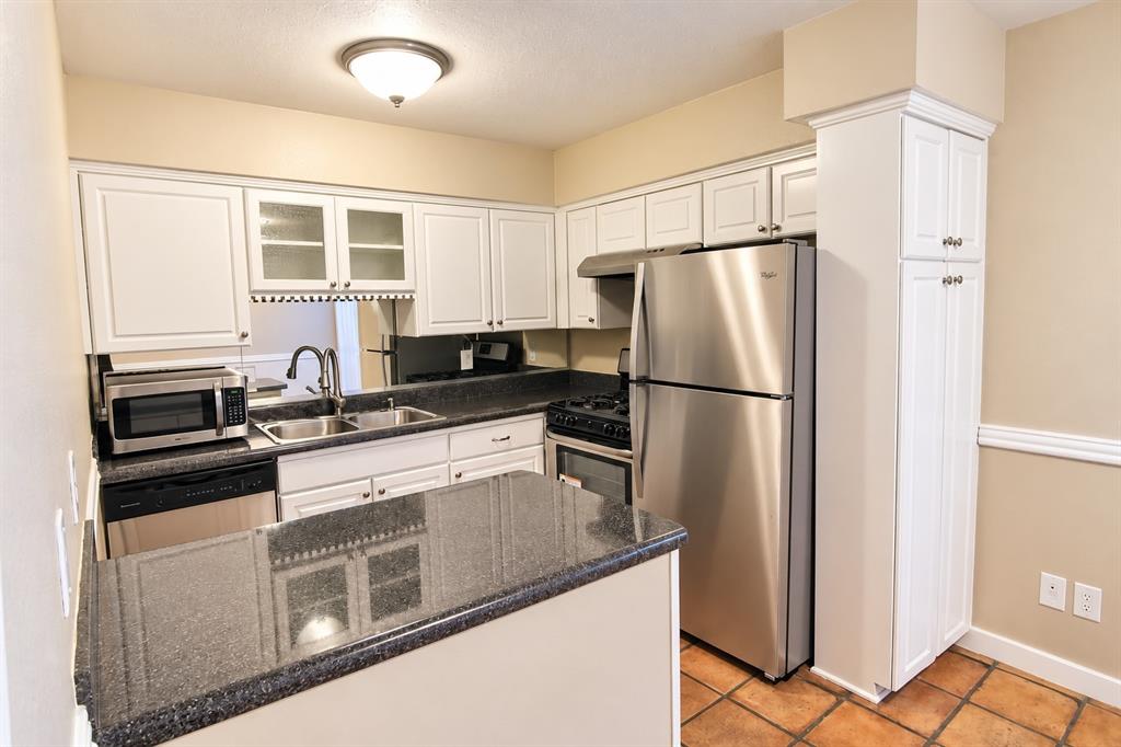 9803 Park Lane Place - Photo 4