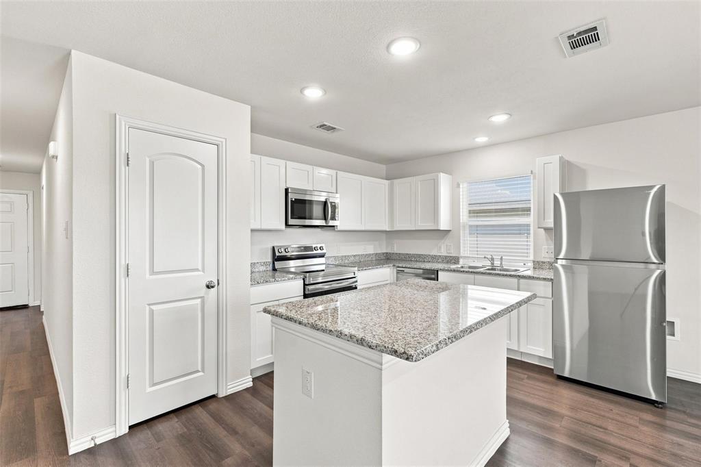 413 E Hull Street - Photo 2
