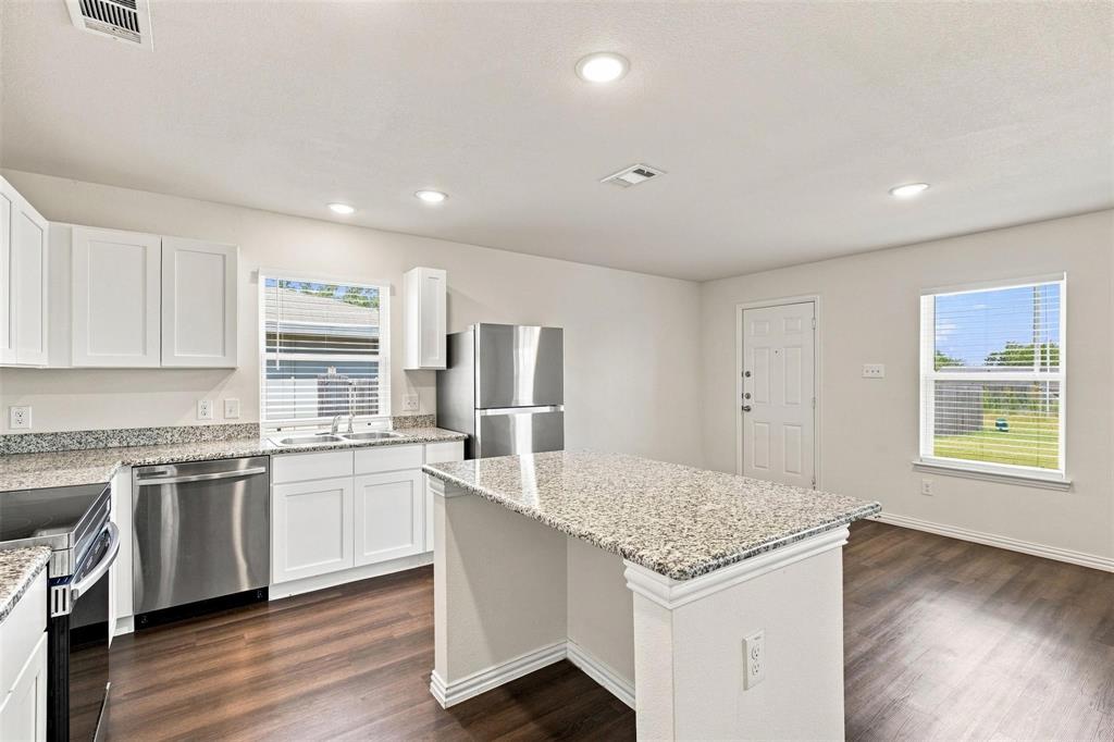 413 E Hull Street - Photo 3