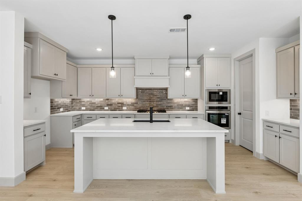 5355 Roselyn Way - Photo 6