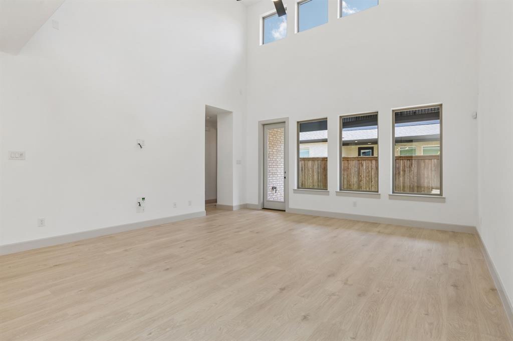 5355 Roselyn Way - Photo 9