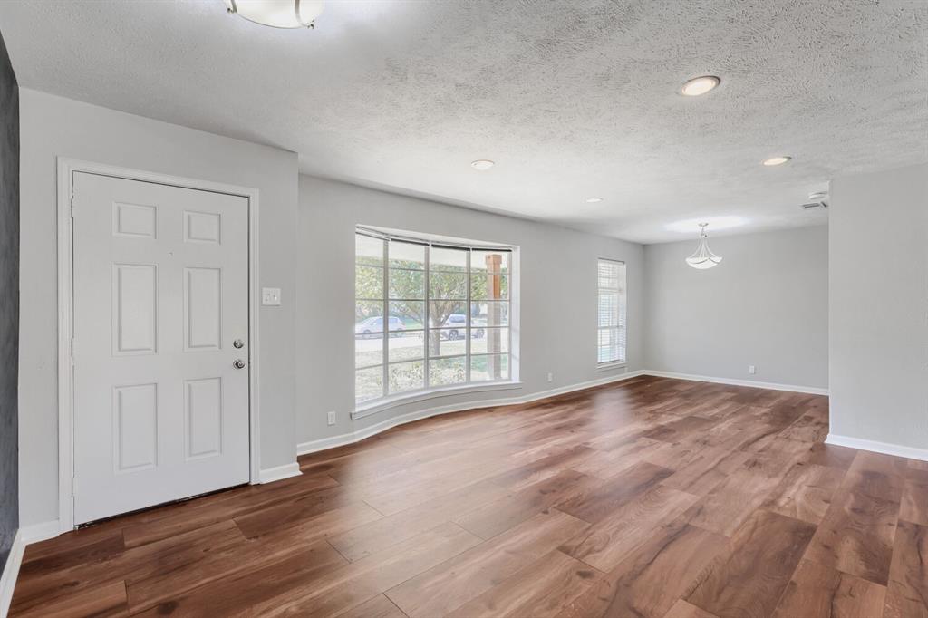 701 Knollridge Drive - Photo 3