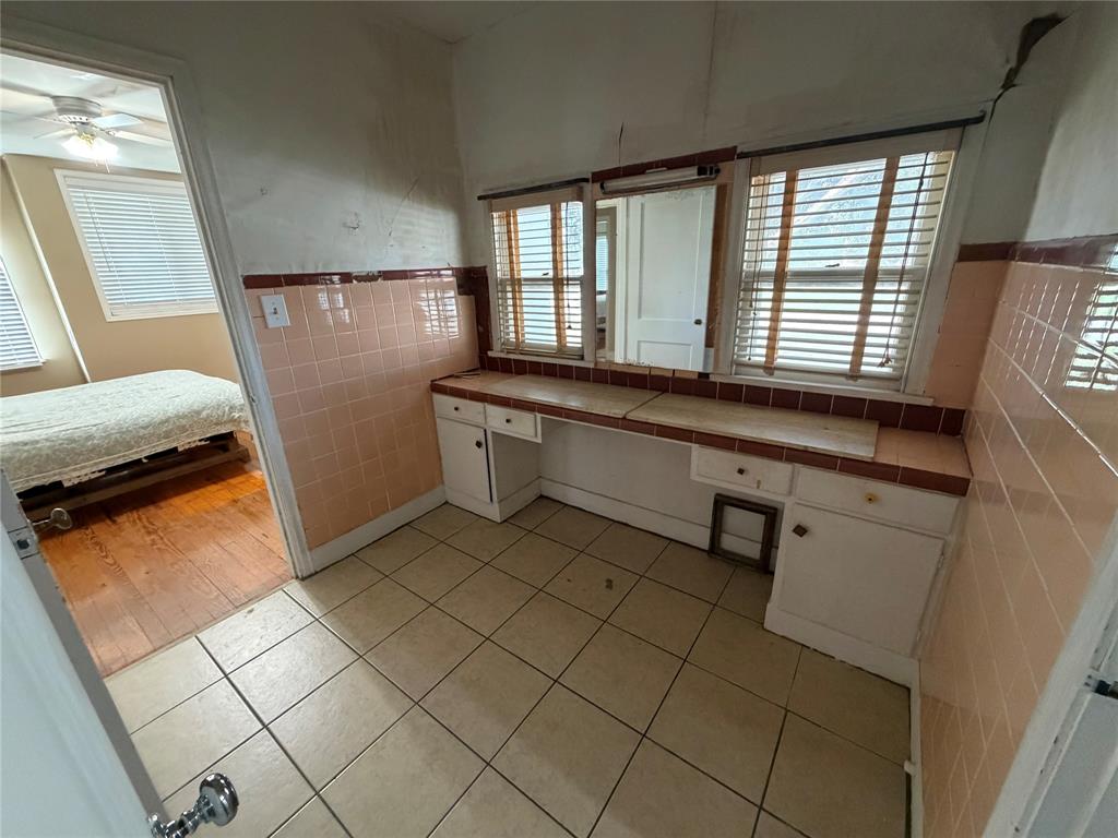 400 N River Street - Photo 12