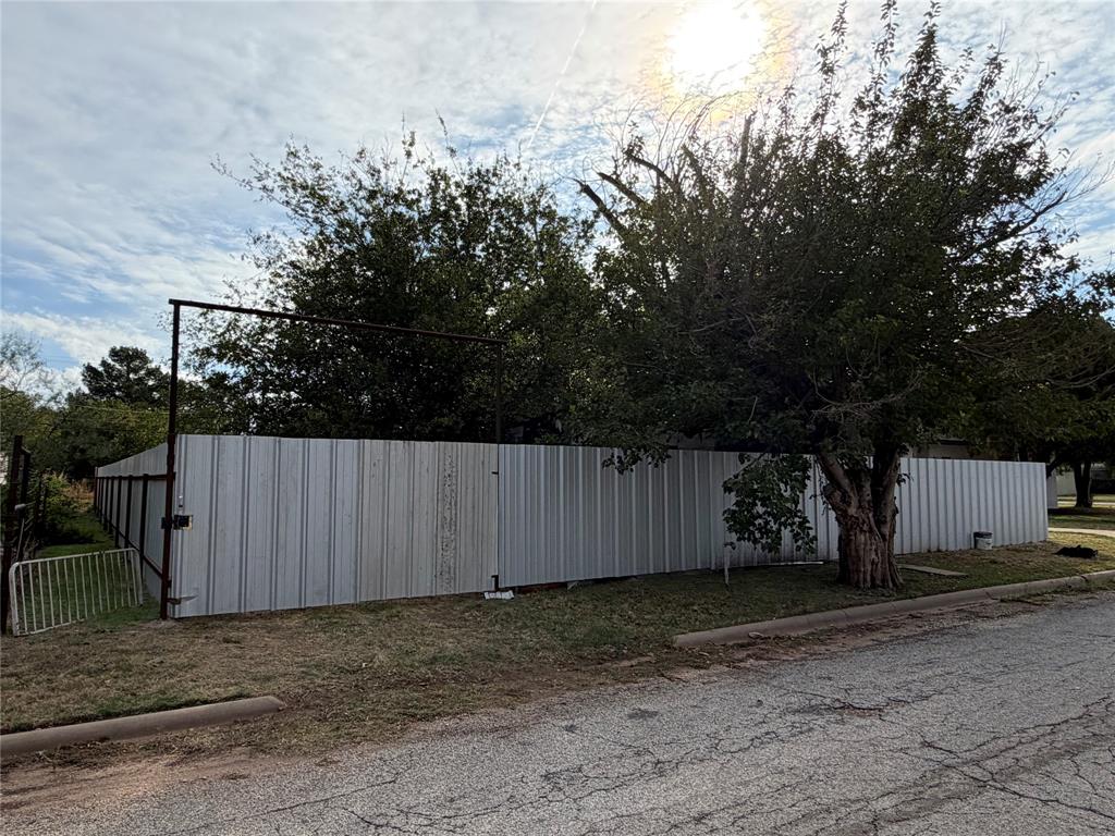 400 N River Street - Photo 23