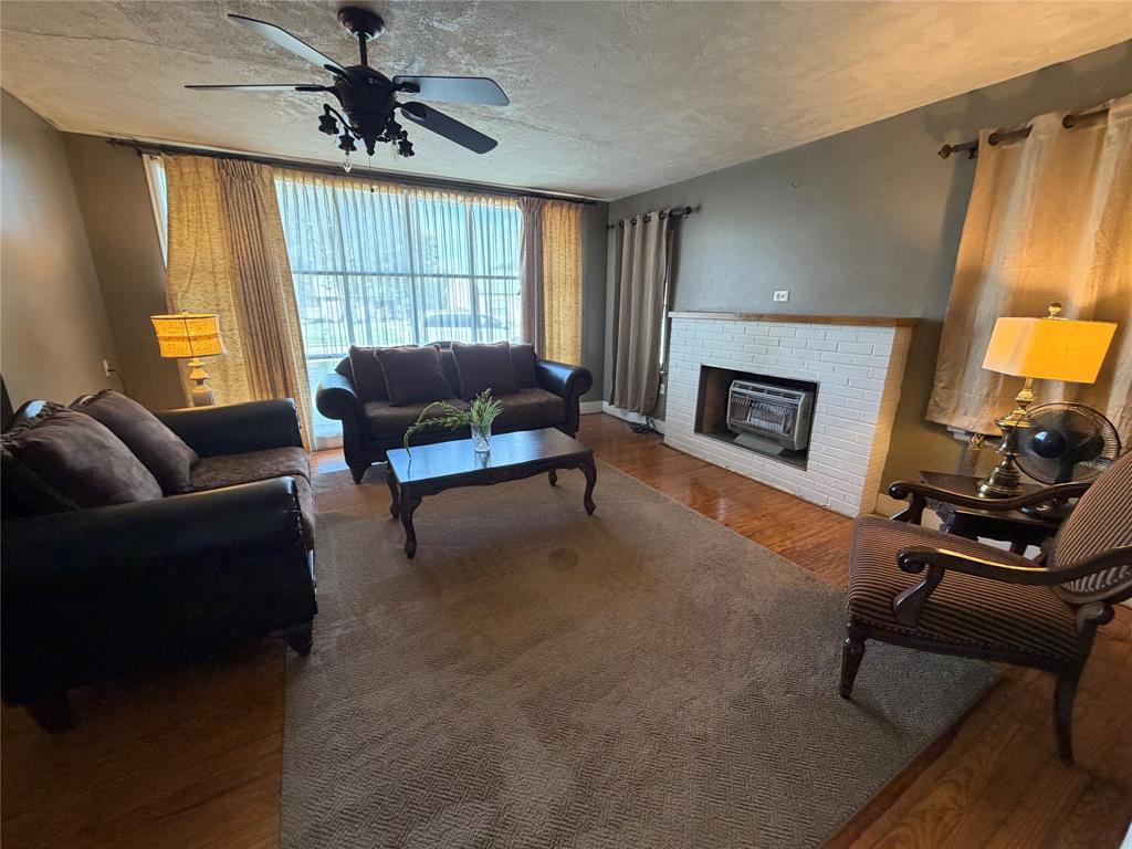 400 N River Street - Photo 3