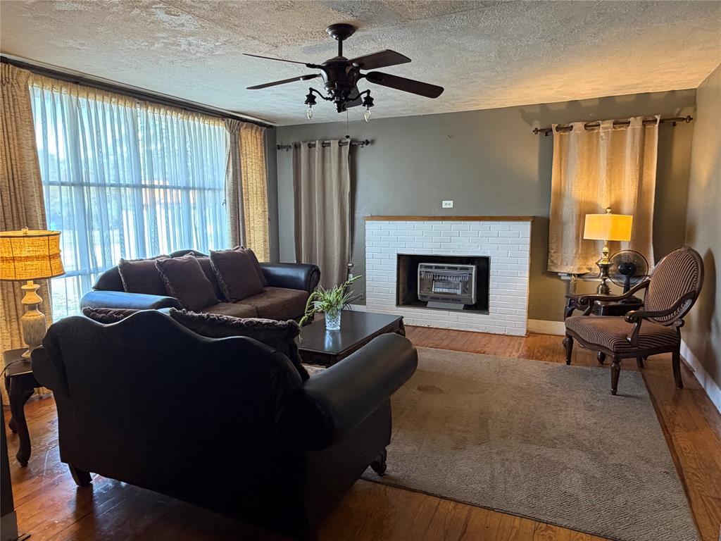 400 N River Street - Photo 4