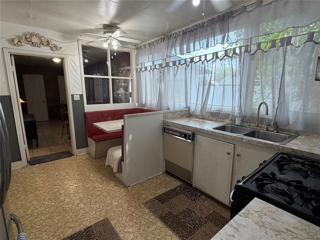 400 N River Street - Photo 8