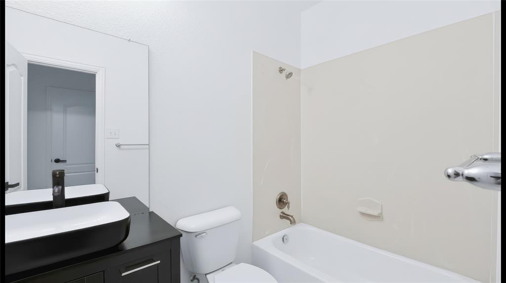 15920 Alvarado Drive - Photo 25