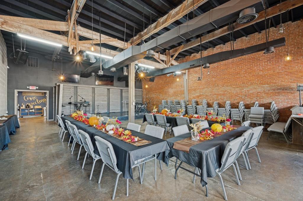 310 W Walnut Street - Photo 3