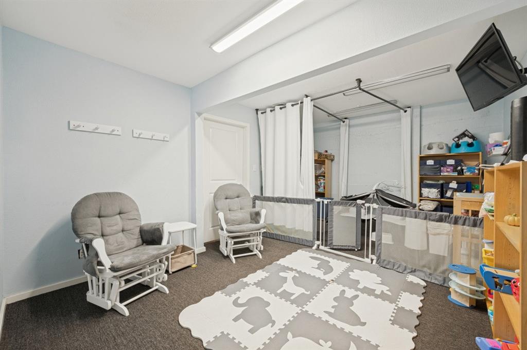 310 W Walnut Street - Photo 8