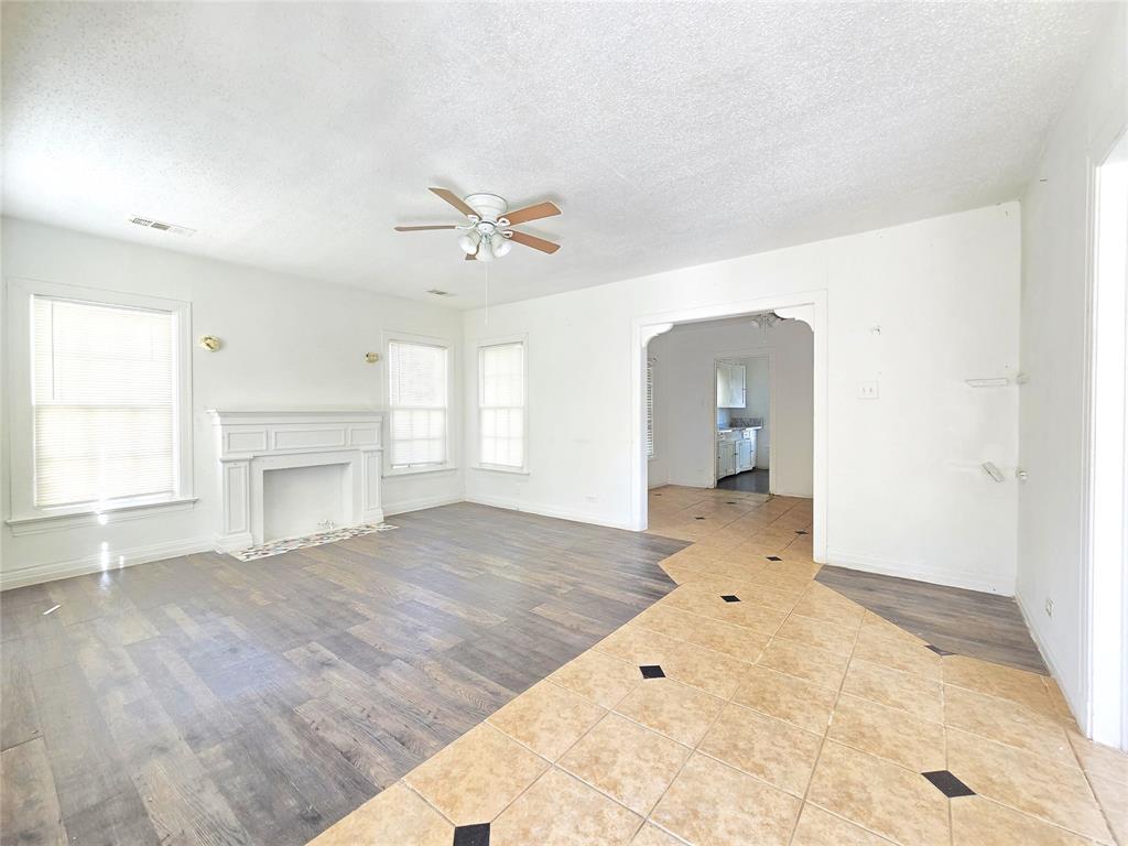2806 Harlandale Avenue - Photo 2