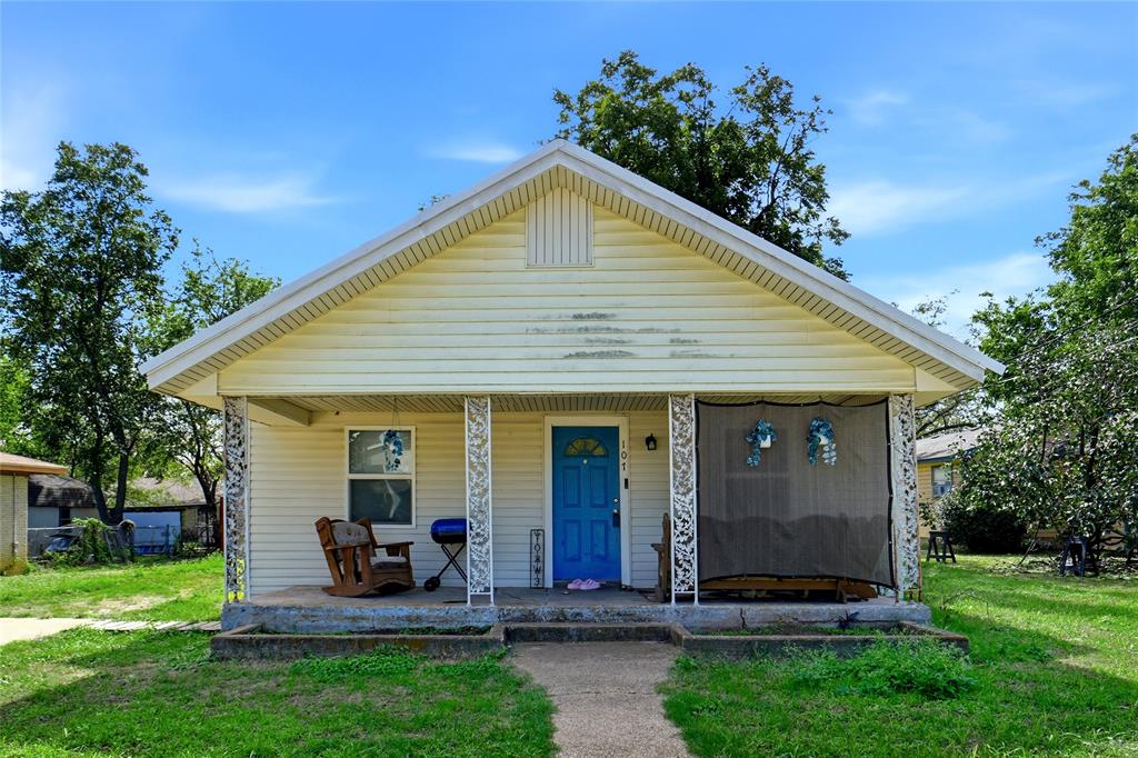 107 2nd Street - Photo 1