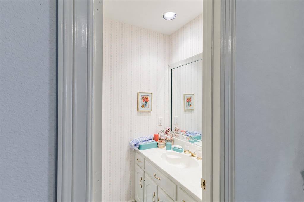 909 Place Louie - Photo 16