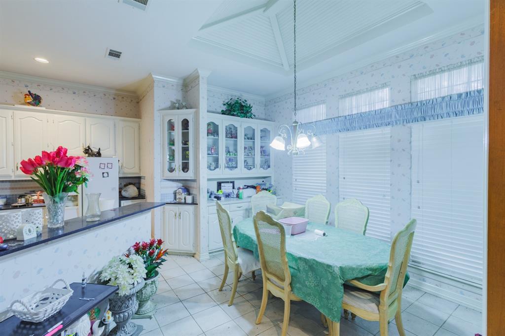 909 Place Louie - Photo 6