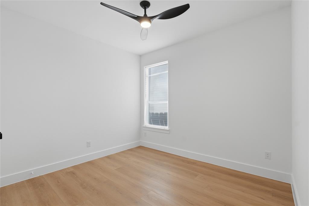 1515 Hortense Avenue - Photo 17