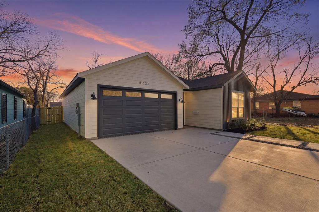 1515 Hortense Avenue - Photo 2