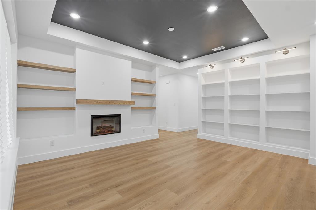 1515 Hortense Avenue - Photo 3