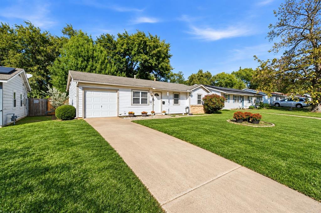 1903 Friar Tuck Drive - Photo 2