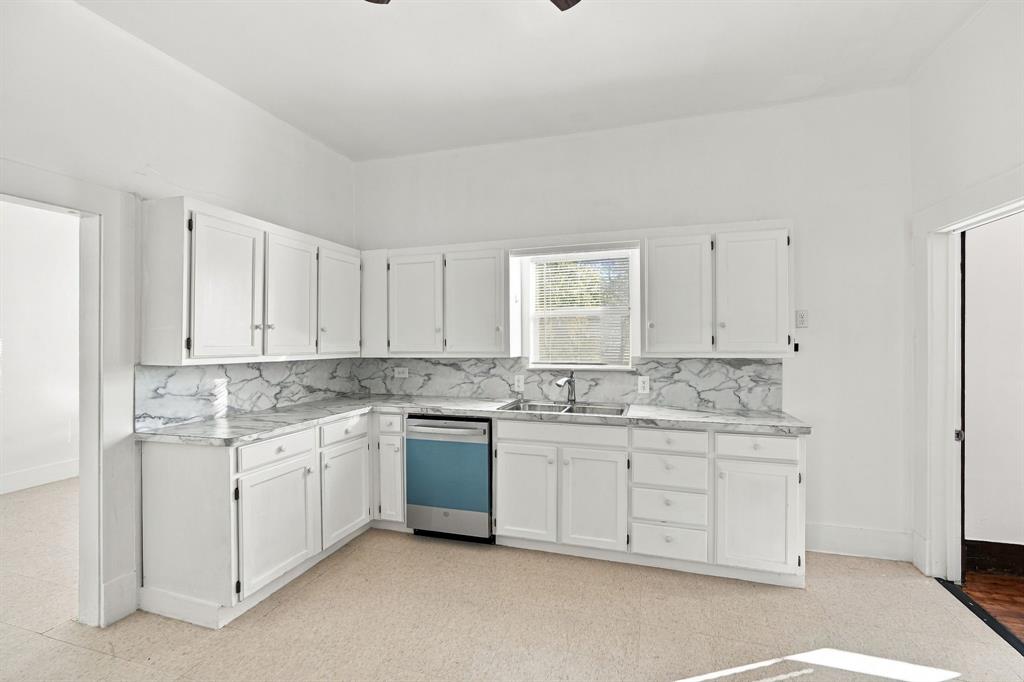 411 E Marrion Street - Photo 10