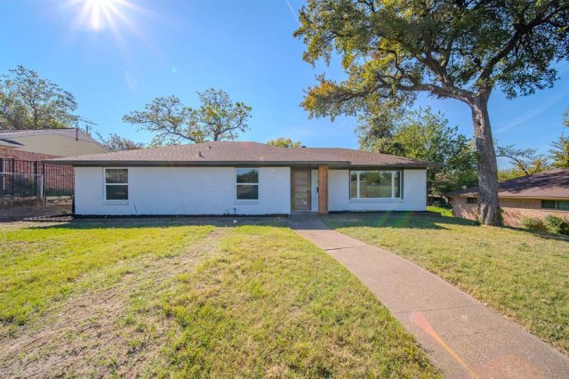 1216 Nokomis Avenue