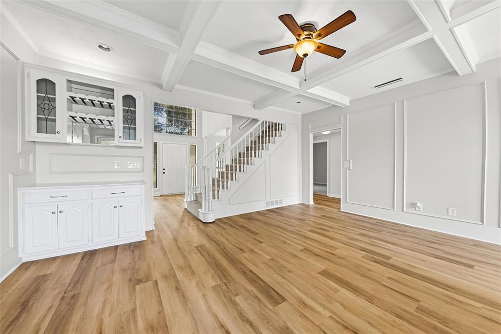 612 N Silver Creek Circle - Photo 2