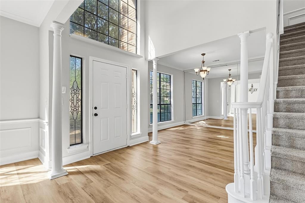 612 N Silver Creek Circle - Photo 4