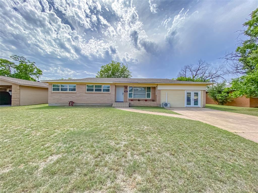 2466 Garfield Avenue - Photo 1