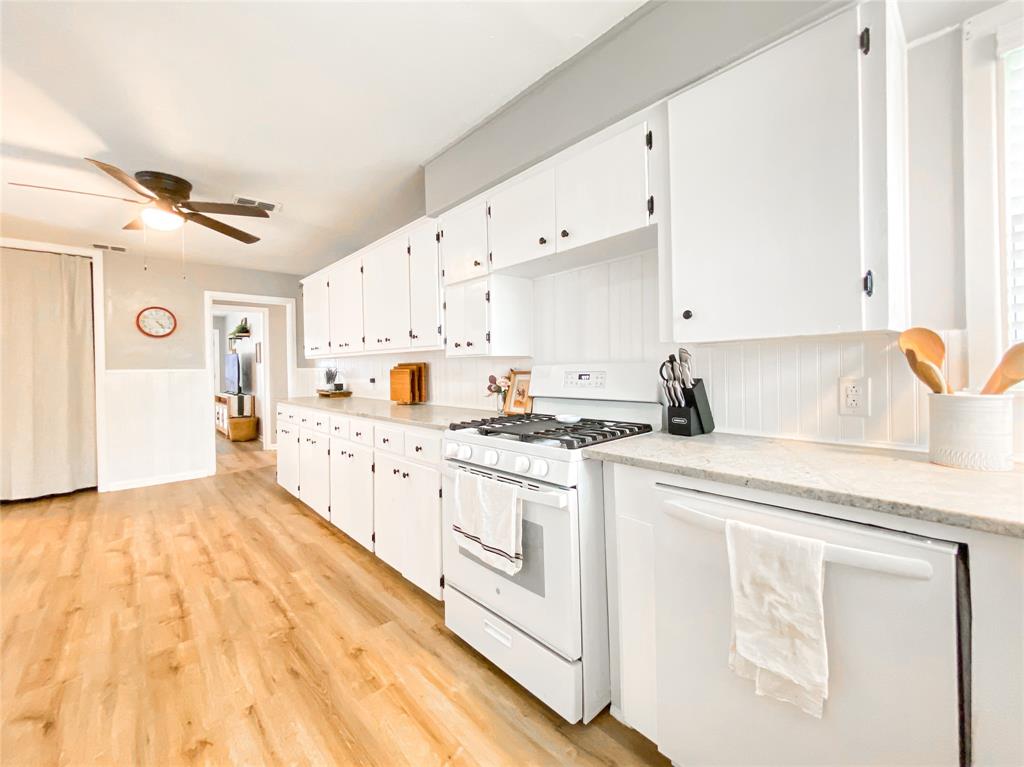 2466 Garfield Avenue - Photo 12