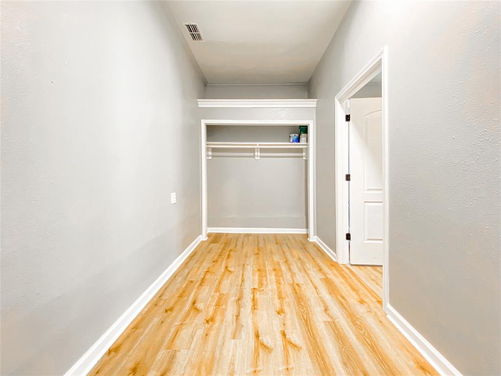 2466 Garfield Avenue - Photo 30