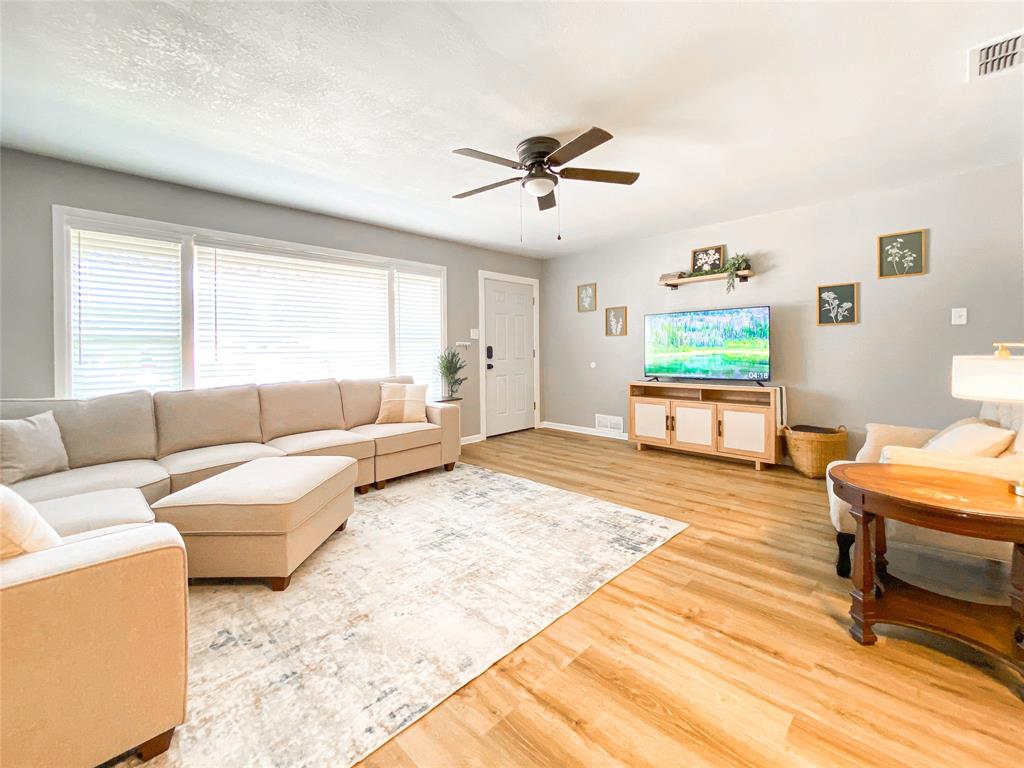 2466 Garfield Avenue - Photo 4