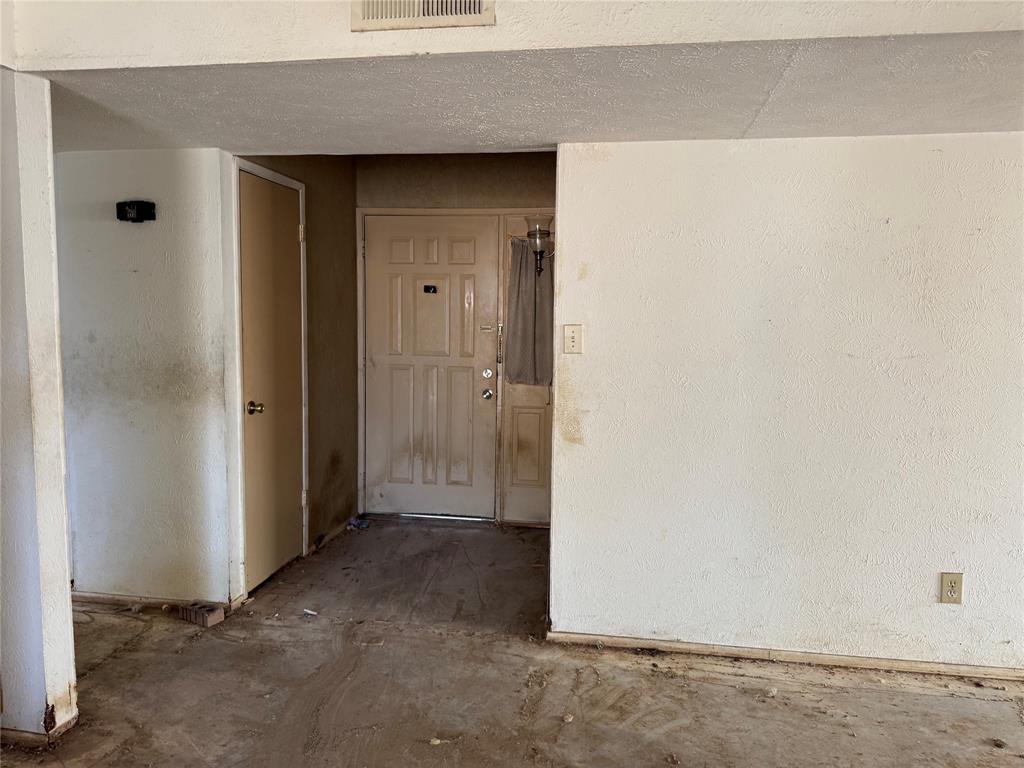 1325 Crestview Drive - Photo 3