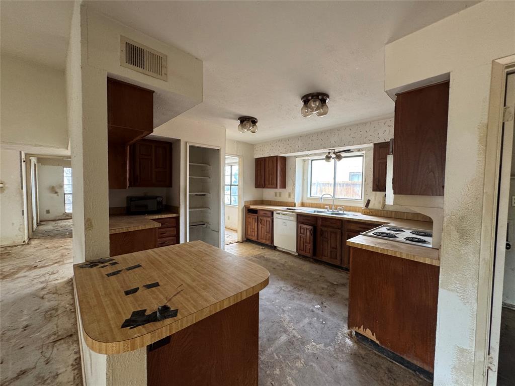 1325 Crestview Drive - Photo 7