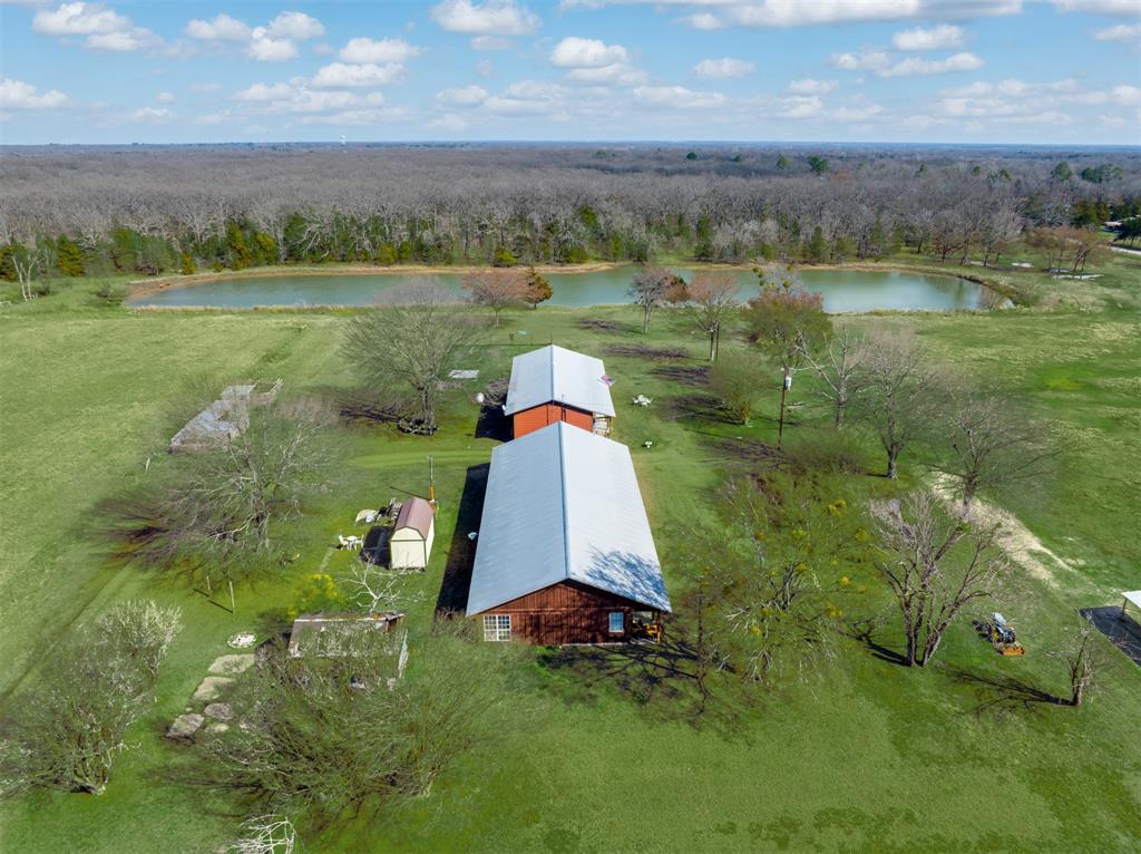 1900 County Road 33900 - Photo 4