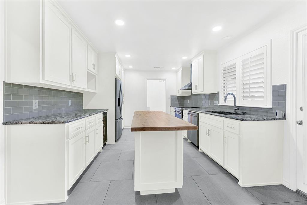 224 Sovereign Court - Photo 9