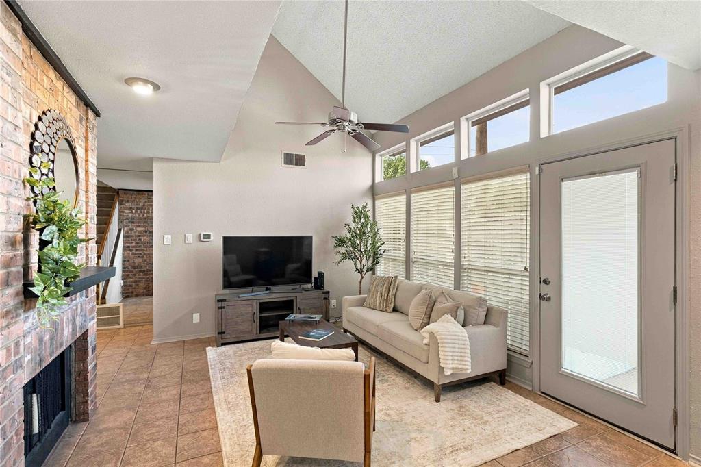 18240 Midway Road - Photo 7