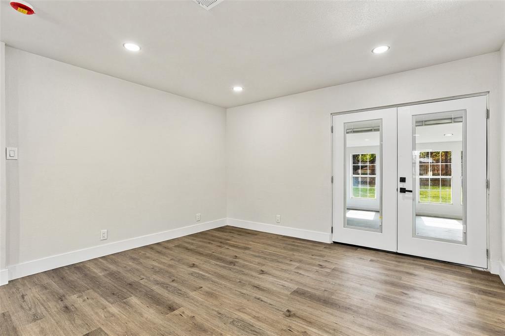 1504 Mosley Drive - Photo 13